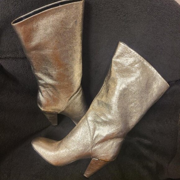 ✨ NWOT ~ DKNY Gold Leather Soft-Slouch Heeled Boots – Size 7.5  ~ NOICE! ✨ - Picture 4 of 6